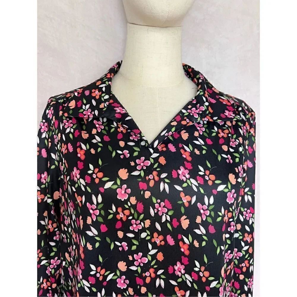 Retro Style Floral Blouse - Picture 2 of 4